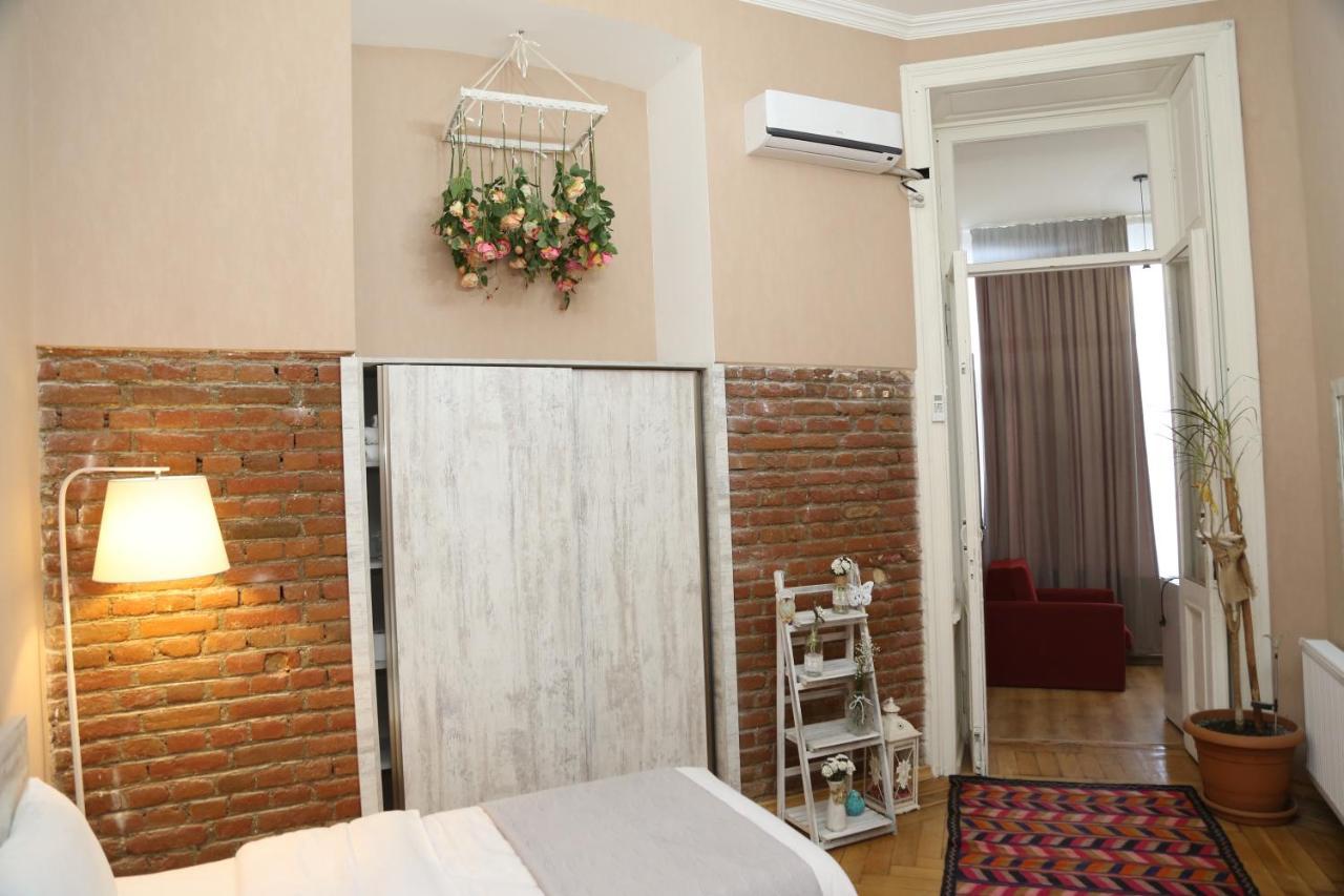 Atlant Hotel Tiflis Exterior foto